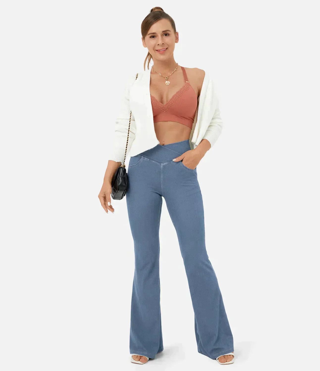 Damejeans med høj talje, bootcut og stretch samt lommer
