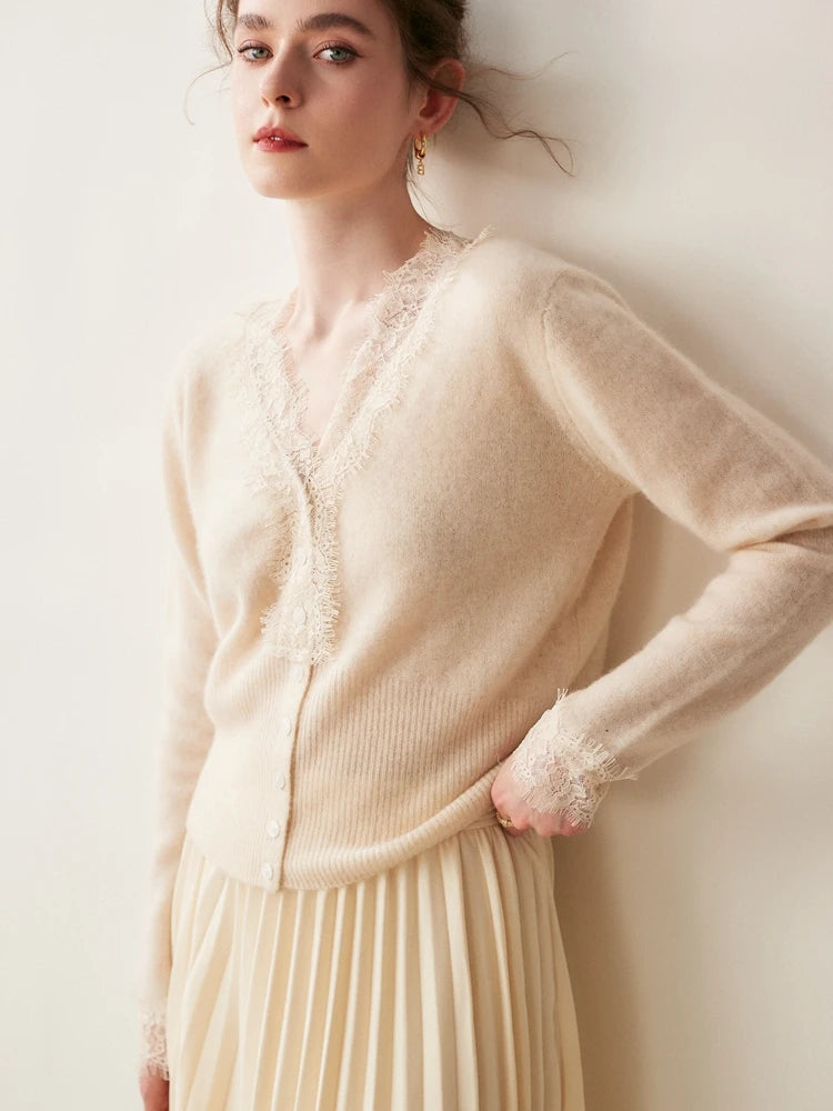 Cardigan Donna in Maglia con Dettagli in Pizzo e Bottoni | Valentina Bianco