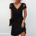Robe de cocktail élégante pour femme avec encolure festonnée