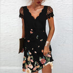 Robe de cocktail élégante pour femme avec encolure festonnée