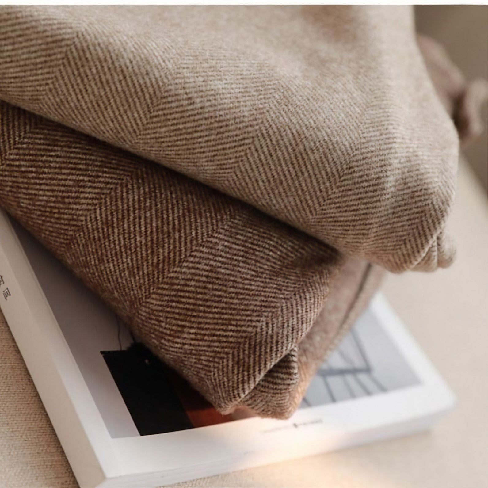 Beige Pantaloni Su Misura per Uomini | Bravex