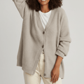 Cardigan da donna con scollo a V, bottoni frontali e vestibilità comoda