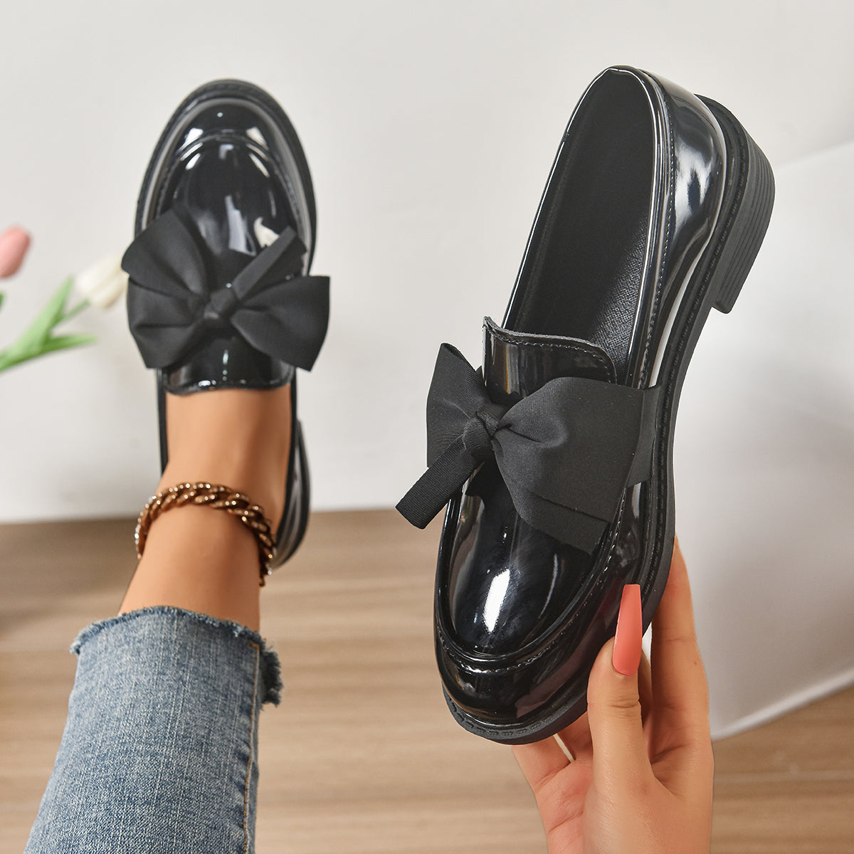 Mofina | Loafer Donna Mocassino in Vernice Tacco Basso con Fiocco Nero lucido