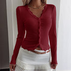Cardigan aderente da donna in maglia a coste con bottoni e rifinitura in pizzo