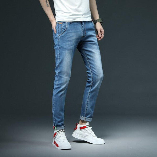Jeans casual da uomo a gamba dritta con chiusura a bottoni