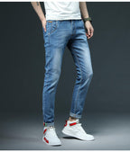 Jeans casual da uomo a gamba dritta con chiusura a bottoni