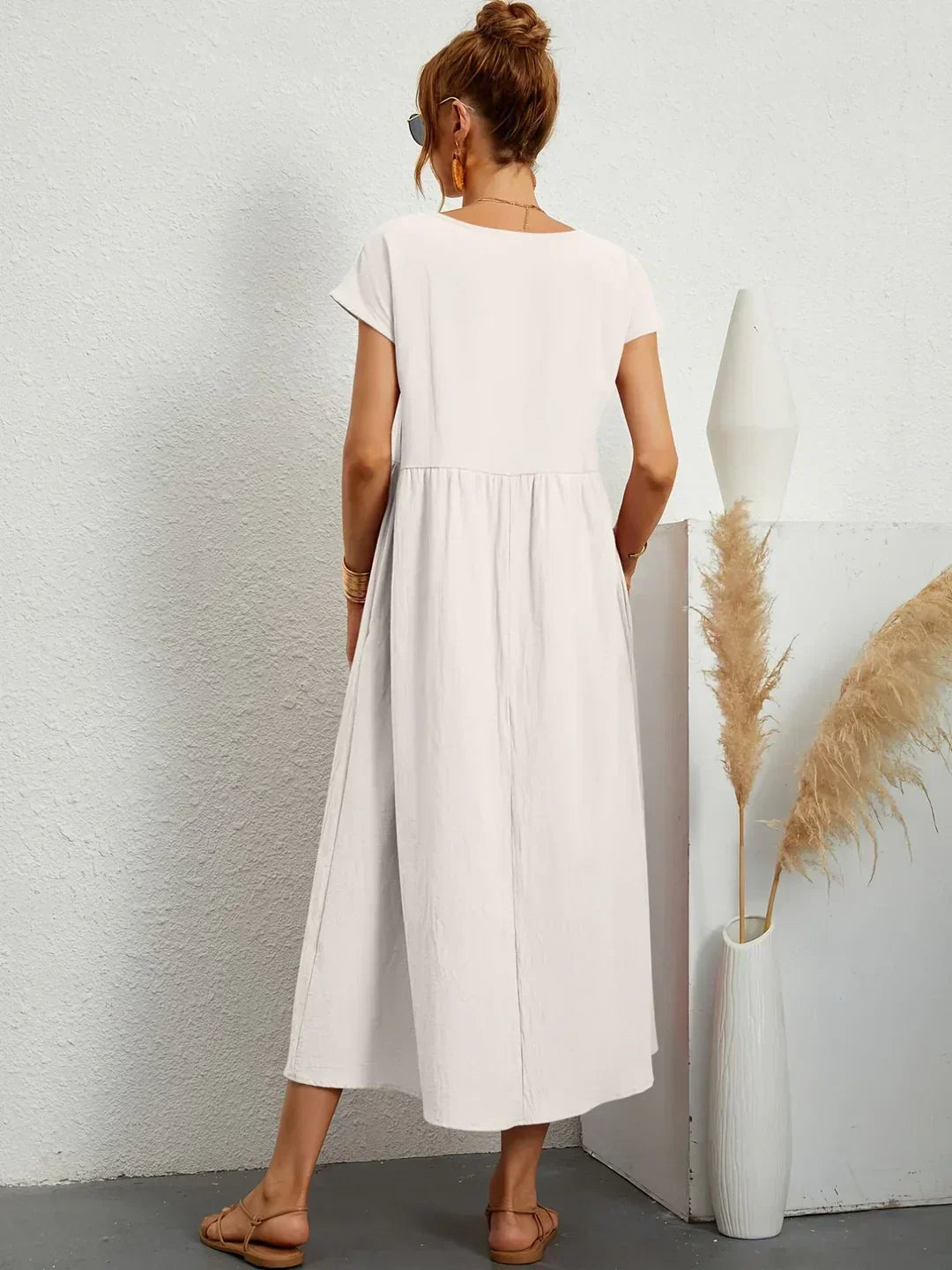 Anna | Abito Midi dalla Linea Relaxed Manica Corta