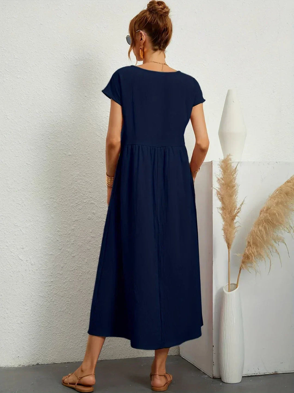Anna | Abito Midi dalla Linea Relaxed Manica Corta
