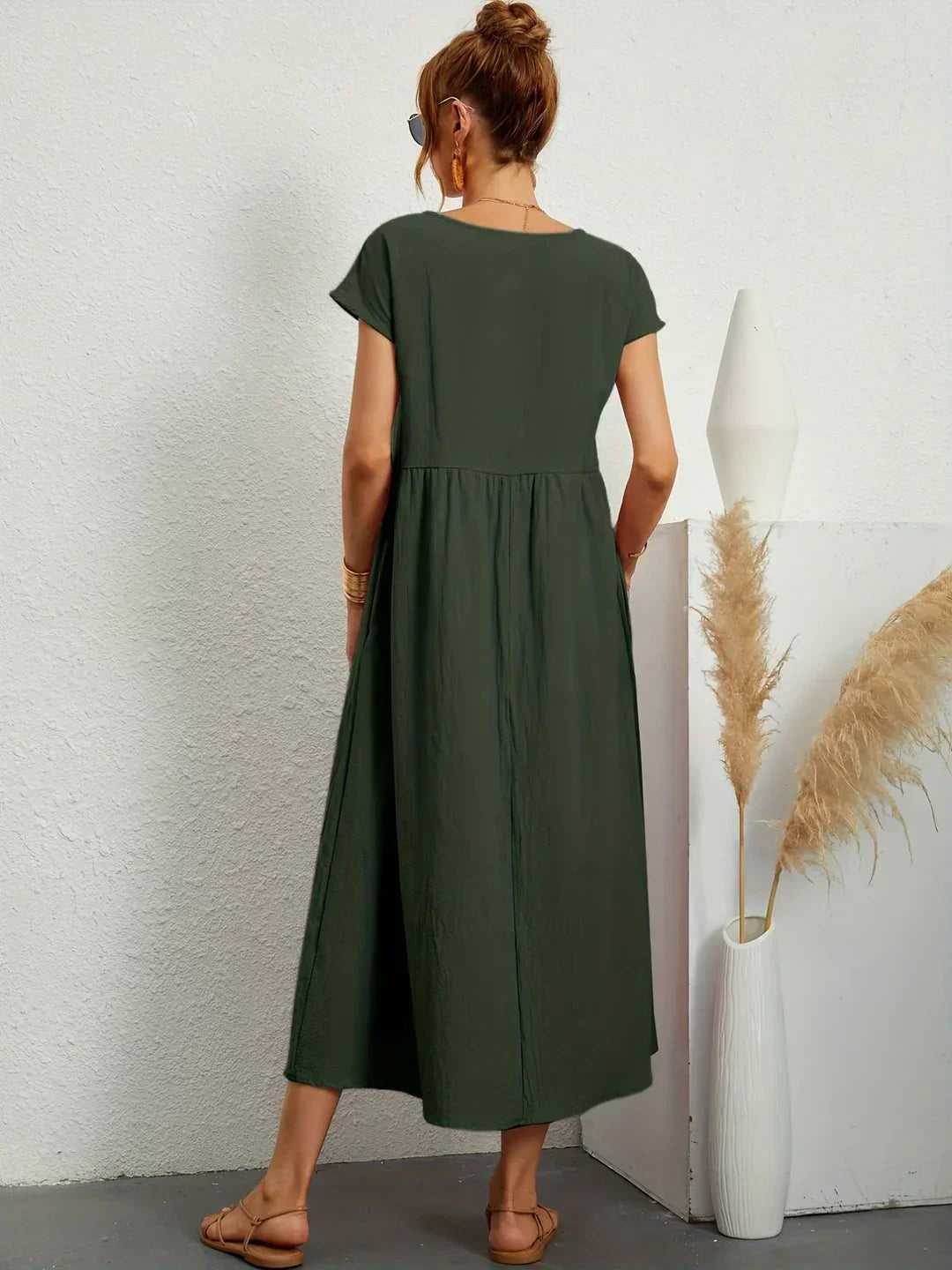 Anna | Abito Midi dalla Linea Relaxed Manica Corta