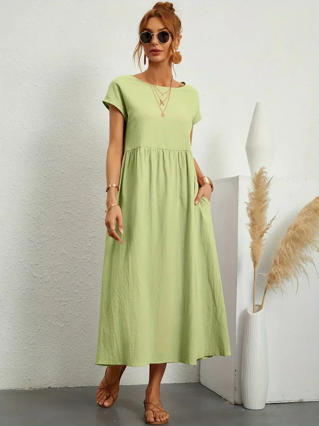 Anna | Abito Midi dalla Linea Relaxed Manica Corta Verde Menta