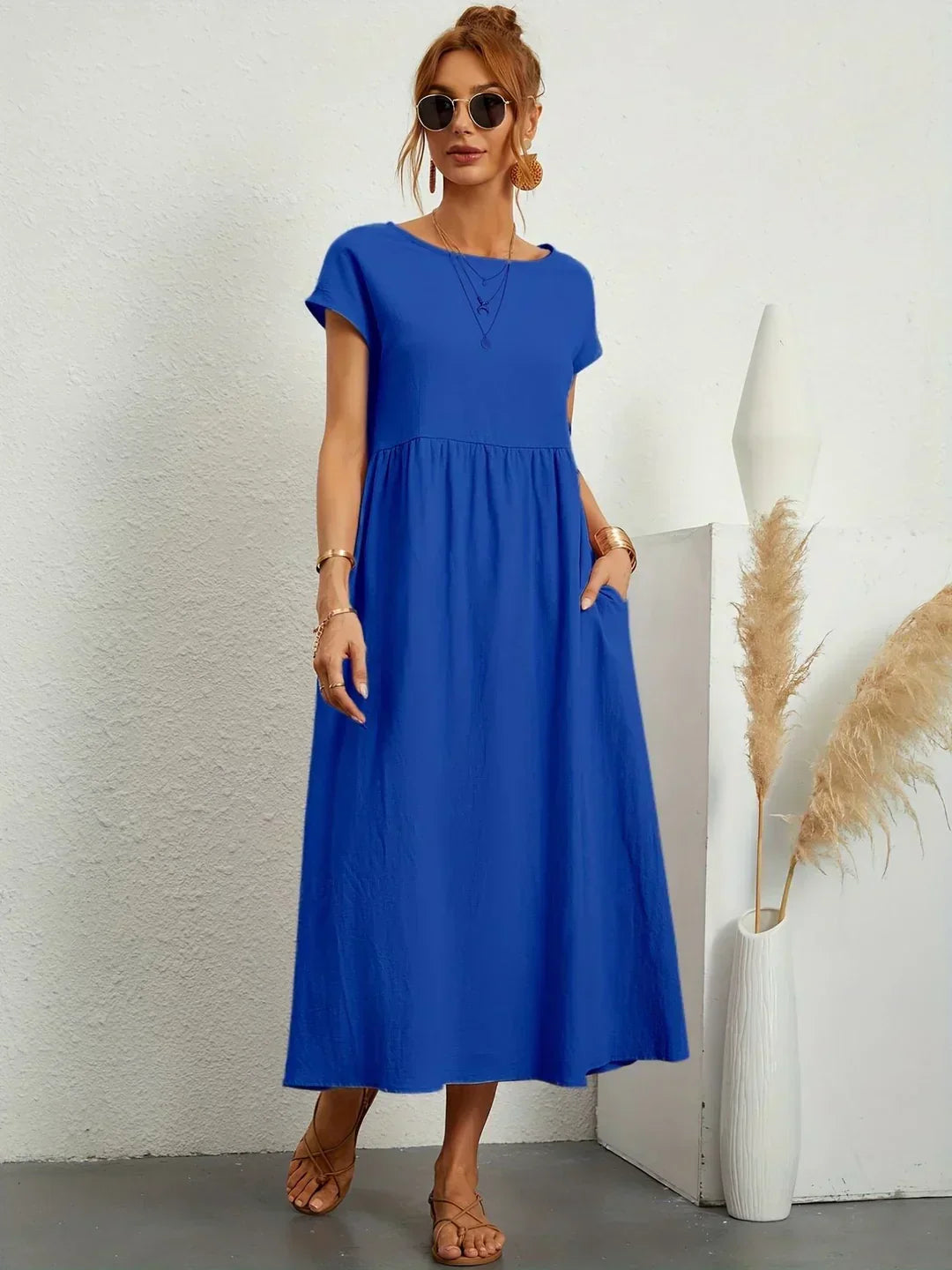 Anna | Abito Midi dalla Linea Relaxed Manica Corta Azzurro