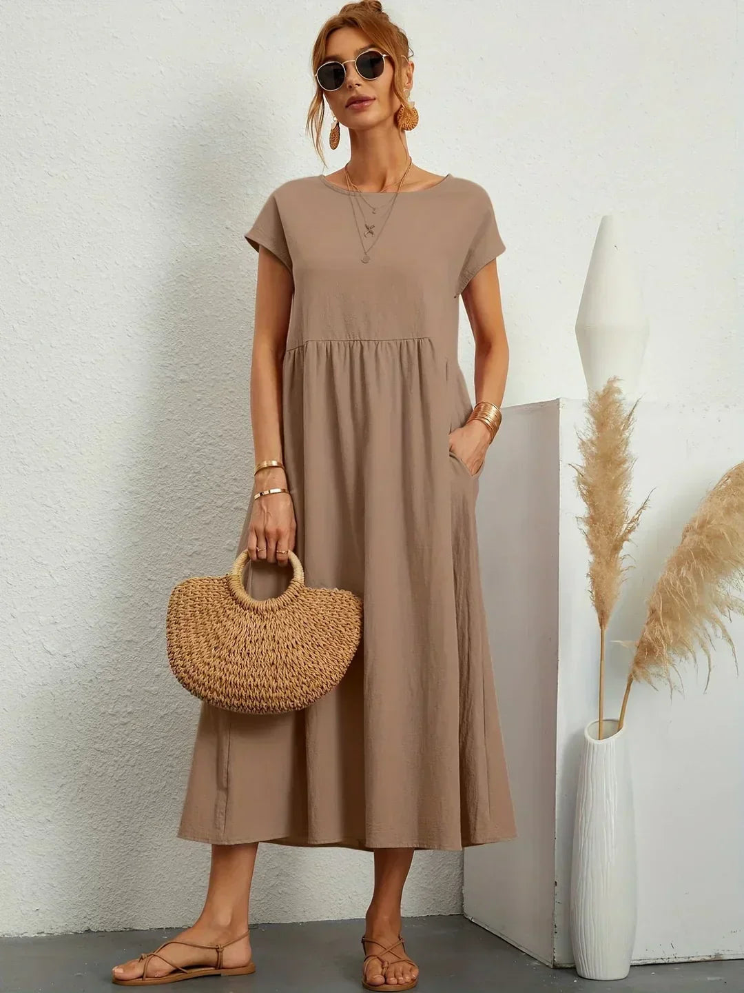 Anna | Abito Midi dalla Linea Relaxed Manica Corta