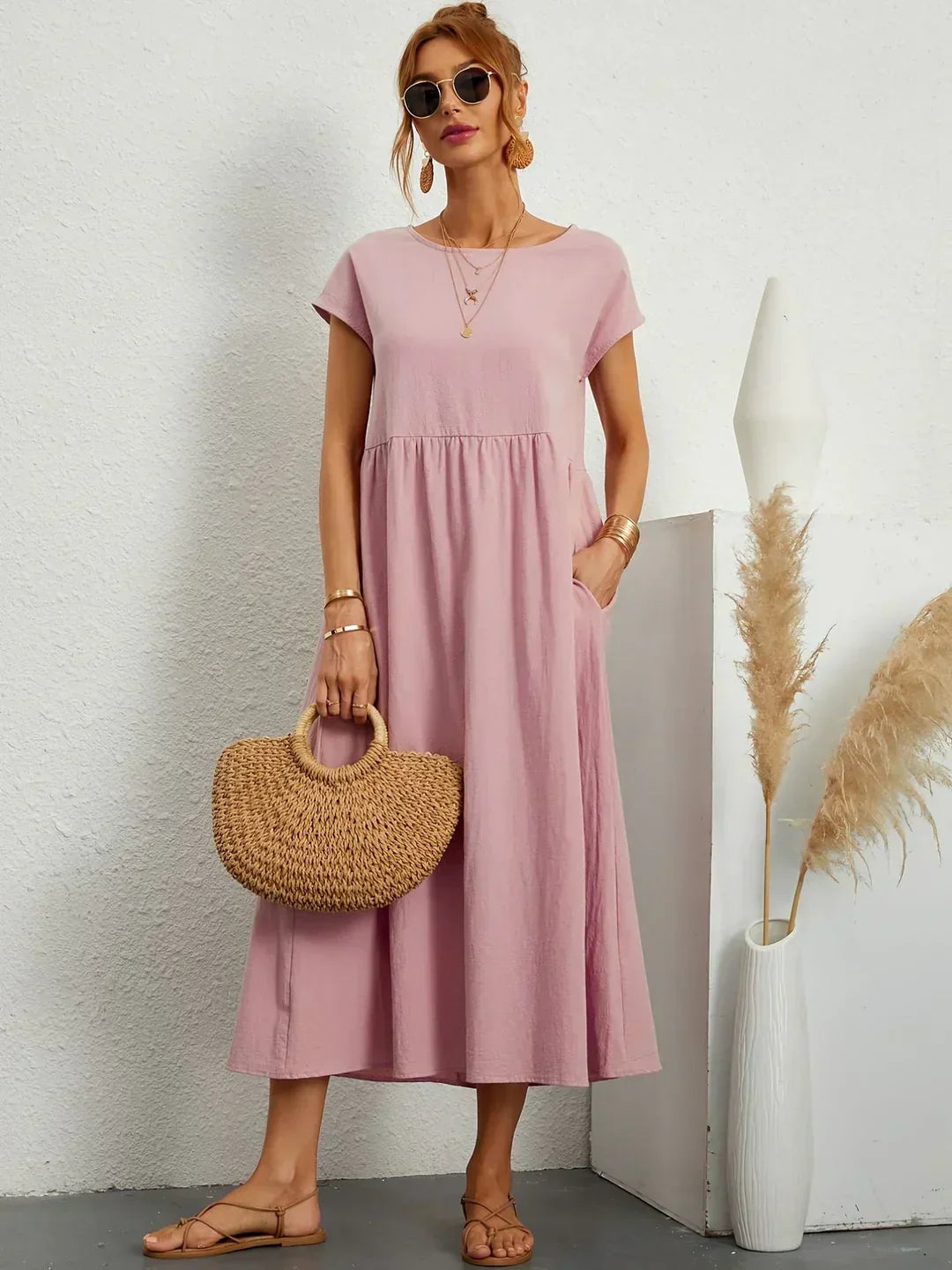 Anna | Abito Midi dalla Linea Relaxed Manica Corta Rosa