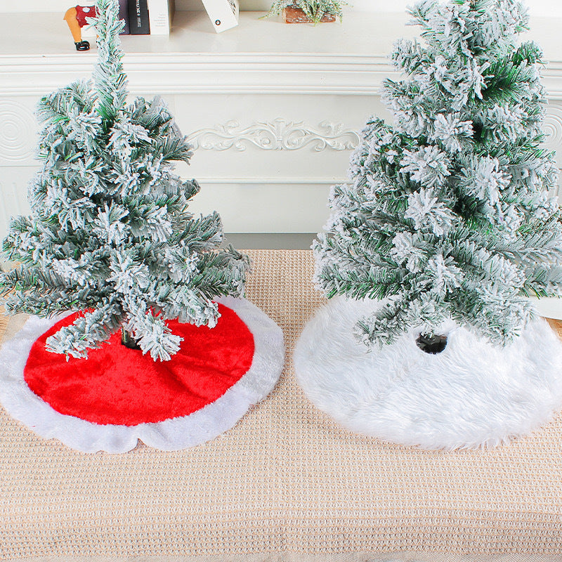 Christmas Tree Skirt with Plush Faux Fur and Soft Fabric for Small Tabletop - Image 1