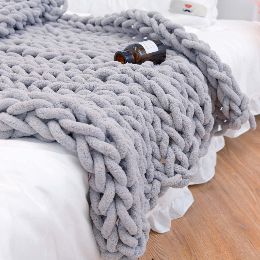 Chunky Knit Throw Blanket with Oversized Loop Pattern and Plush Chenille Texture - Image 9