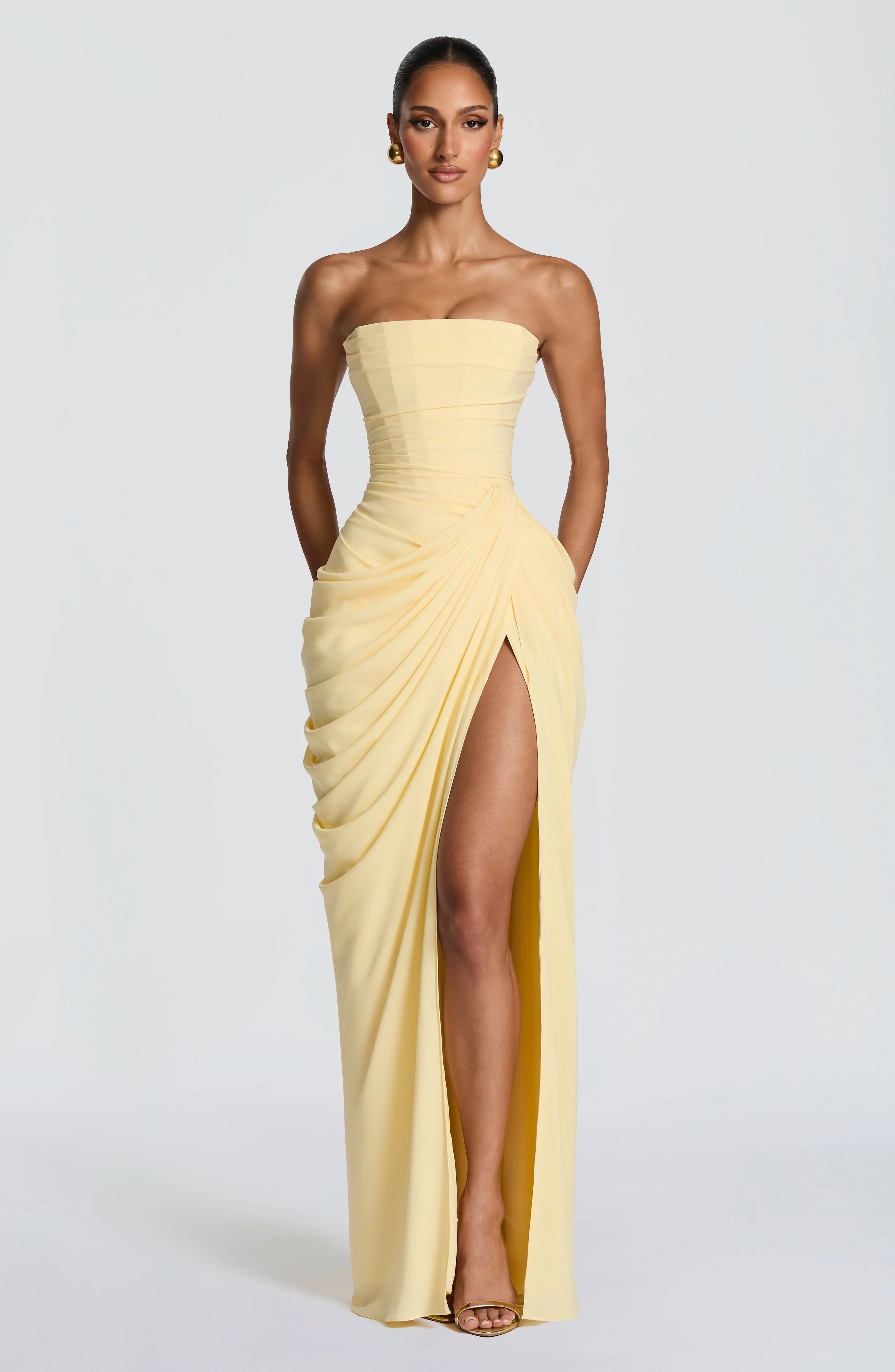 Costanza | Vestito Lungo Drappeggiato con Spacco Giallo