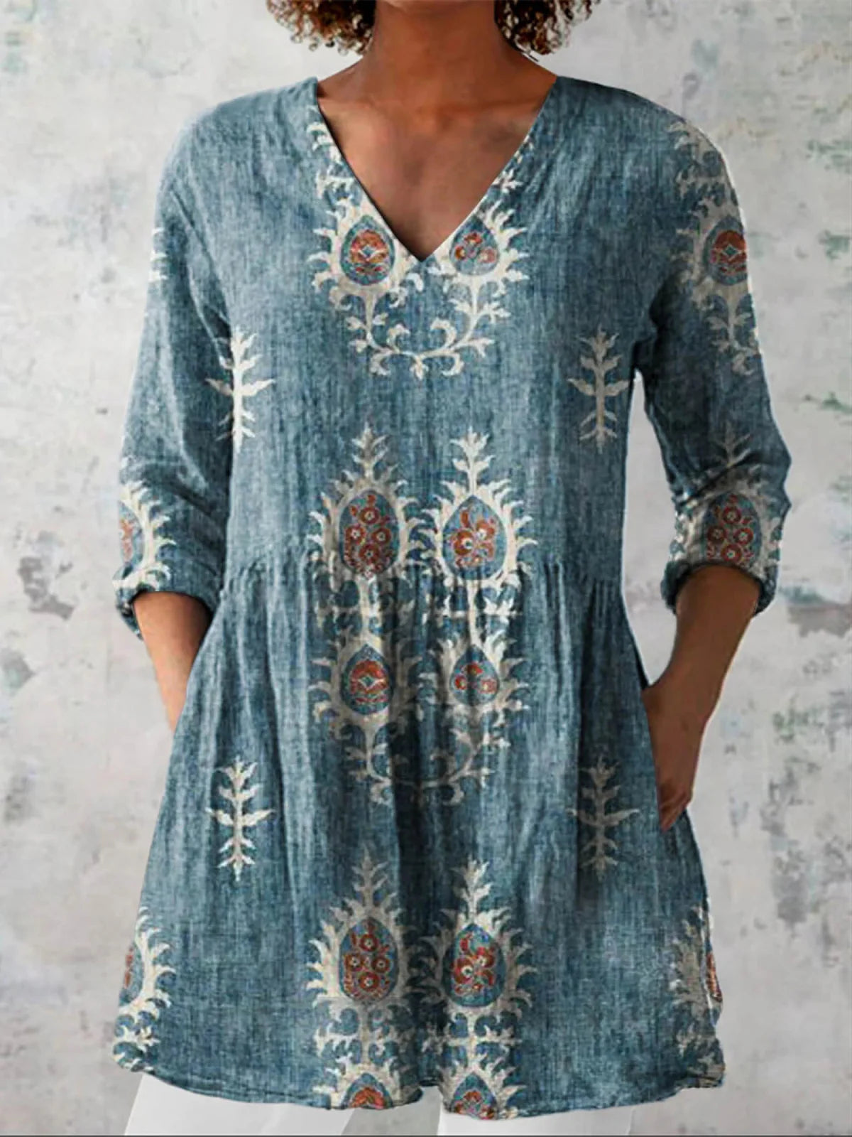 Diletta | Camicetta Donna Scollo V Ricamata Blu