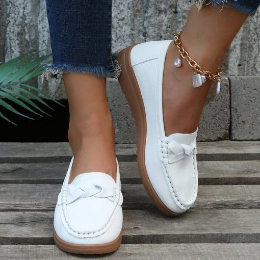 Scarpe casual da donna slip-on con design a punta larga