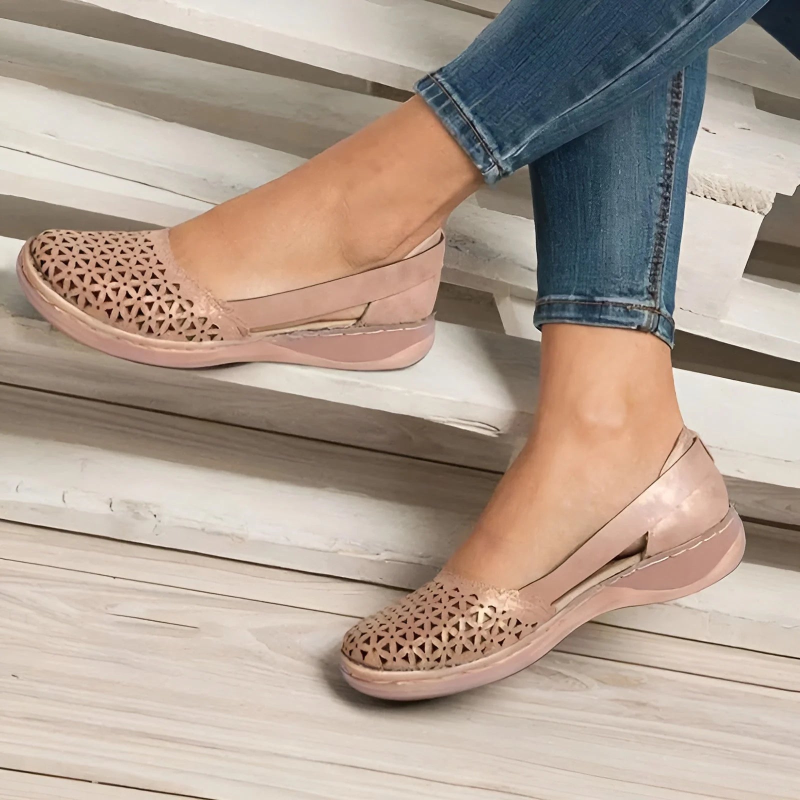 Lucia | Slip-On Donna Traforato Ortopedico Albicocca