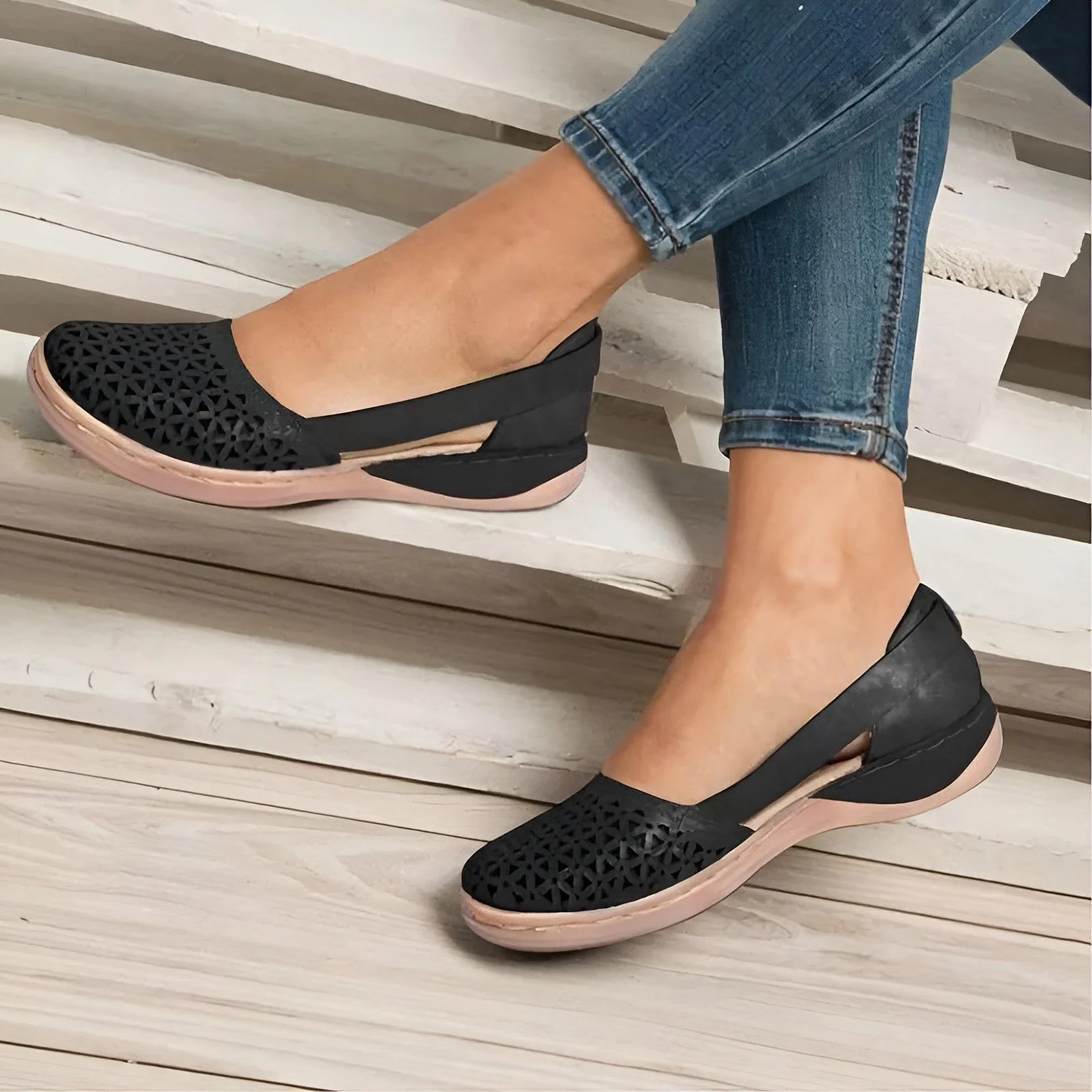 Lucia | Slip-On Donna Traforato Ortopedico Nero