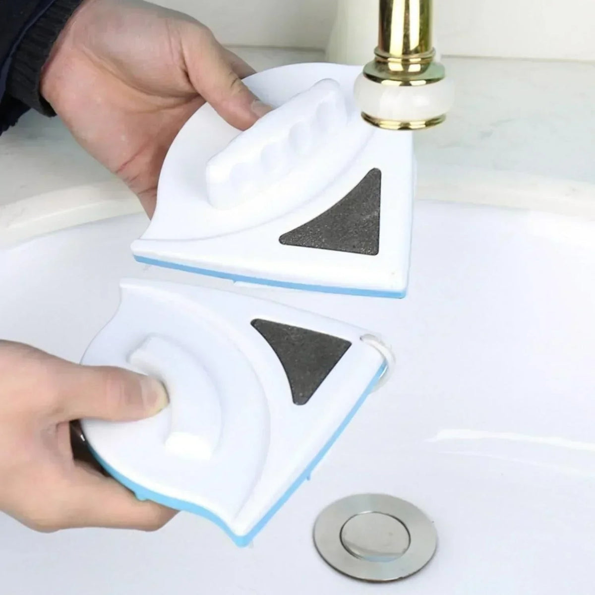Magnetic Window Cleaner with Double-Sided Design and Safety Wrist Cord - Image 10