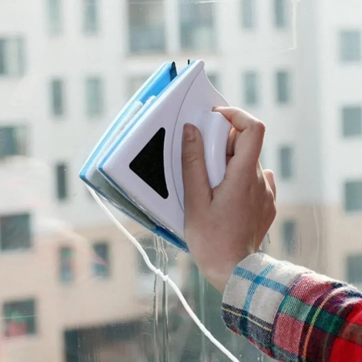 Magnetic Window Cleaner with Double-Sided Design and Safety Wrist Cord - Image 5