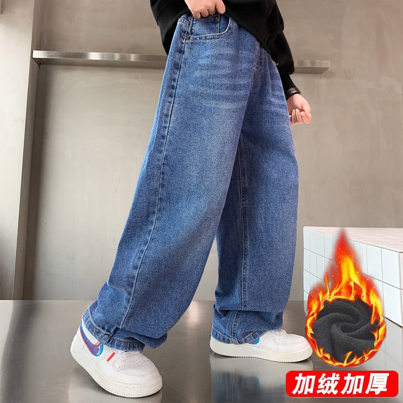Men's Baggy Wide Leg Jeans with Faded Wash and Oversized Fit - Image 6