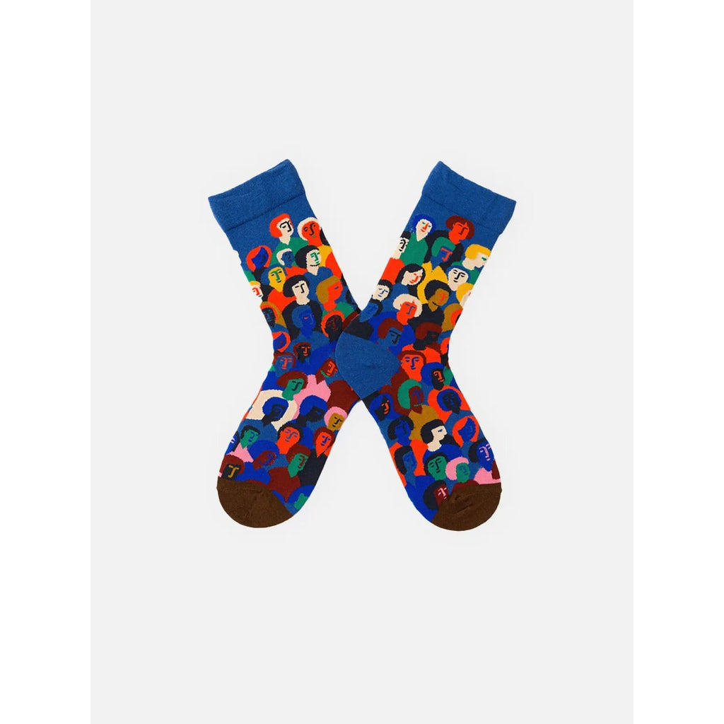 Men's Patterned Crew Socks with Cotton Blend Knit and Contrasting Heel - Image 4