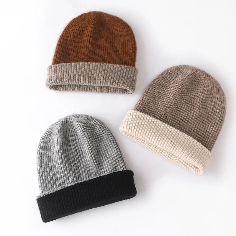 Men's Reversible Slouchy Winter Beanie with Ribbed Knit and Fold-Over Cuff - Image 1