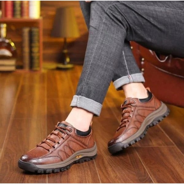 Men's Walking Shoes with Textured Leather Upper and Lugged Rubber Sole for Comfort - Image 8