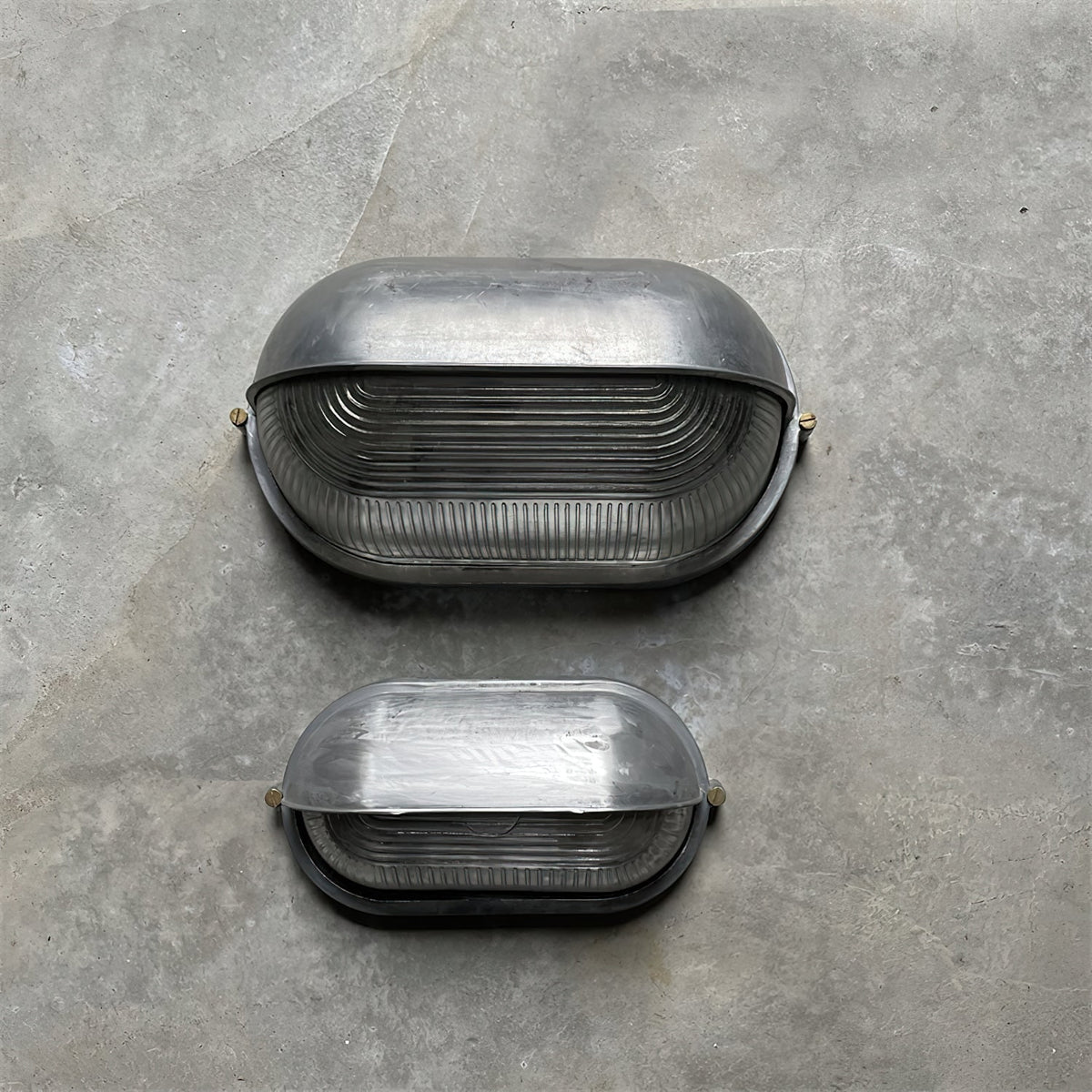 Outdoor Wall Light with Bulkhead Design Oval Eyelid Cover and Industrial Nautical Style - Image 42