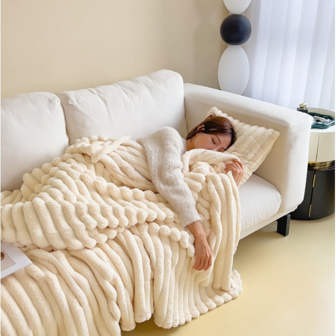 Soft Faux Fur Blanket with Plush Throw Design Ribbed Texture and Matching Pillowcase - Image 16