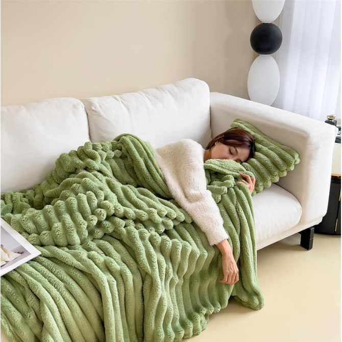Soft Faux Fur Blanket with Plush Throw Design Ribbed Texture and Matching Pillowcase - Image 18