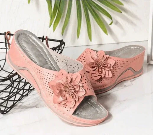 Vittoria | Ciabatte Donna con Zeppa e Fiore Decorativo Rosa