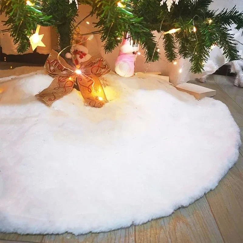 White Faux Fur Christmas Tree Skirt with Plush Fluffy Texture for Holiday Décor - Image 2