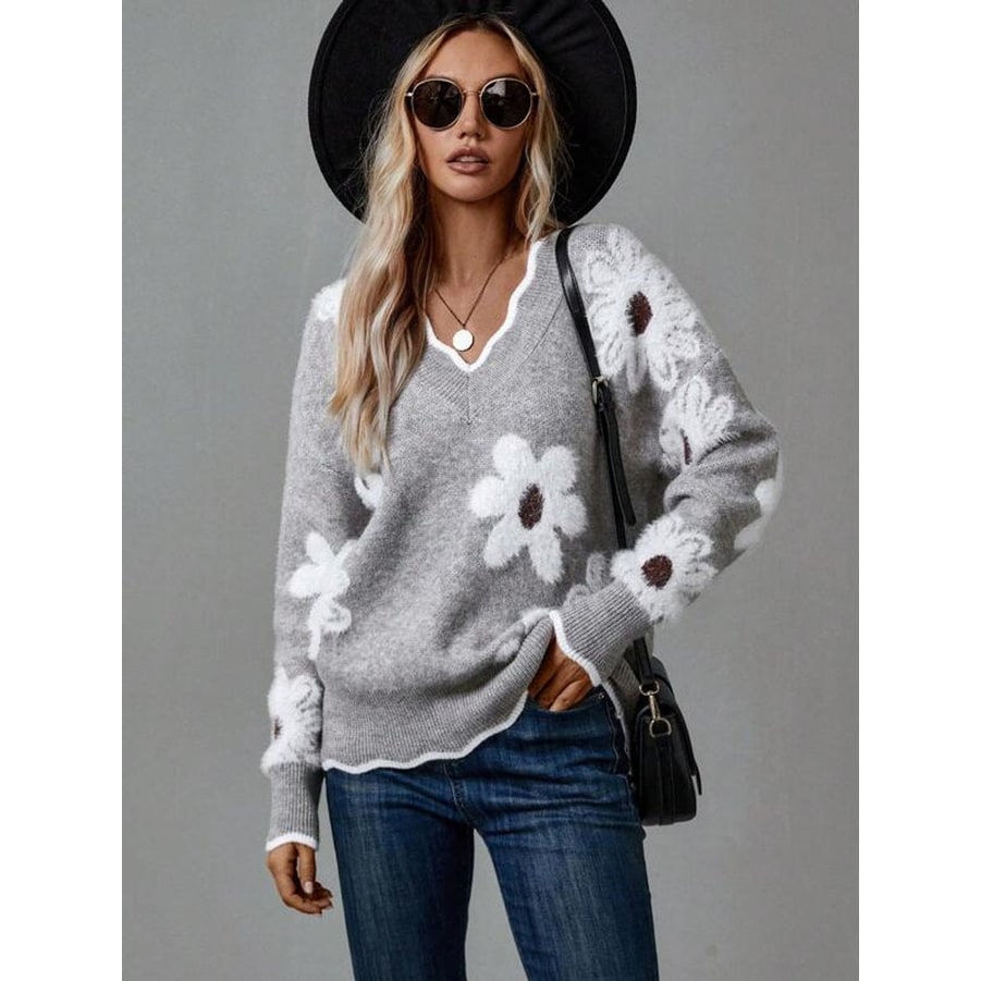 Women's Knit Long Sleeve Sweater with V-Neck Floral Pattern and Ribbed Trim - Image 3