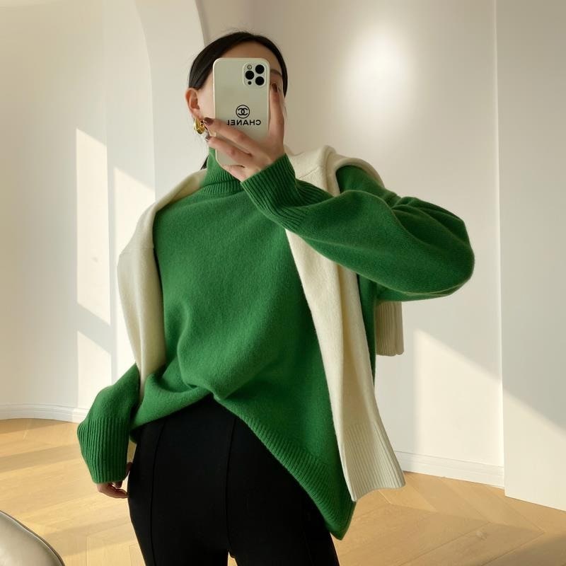 Women's Oversized Turtleneck Sweater with Ribbed Knit and Long Sleeves - Image 6