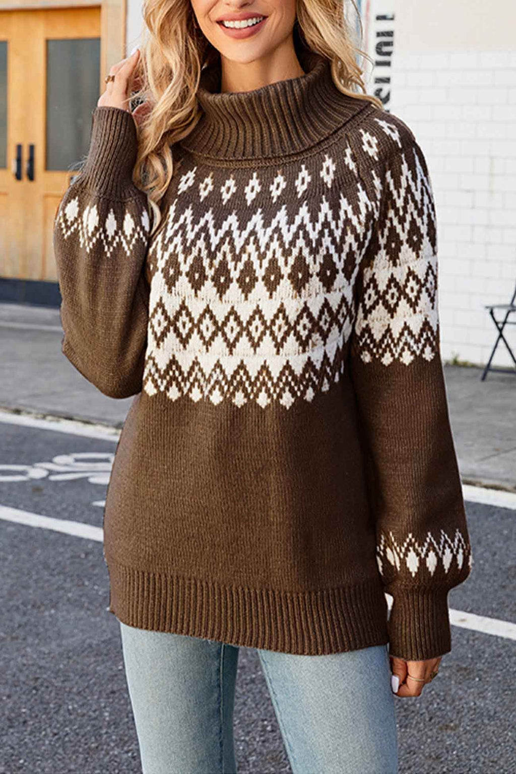 Women's Wool Turtleneck Sweater with Fair Isle Pattern and Relaxed Fit - Image 4